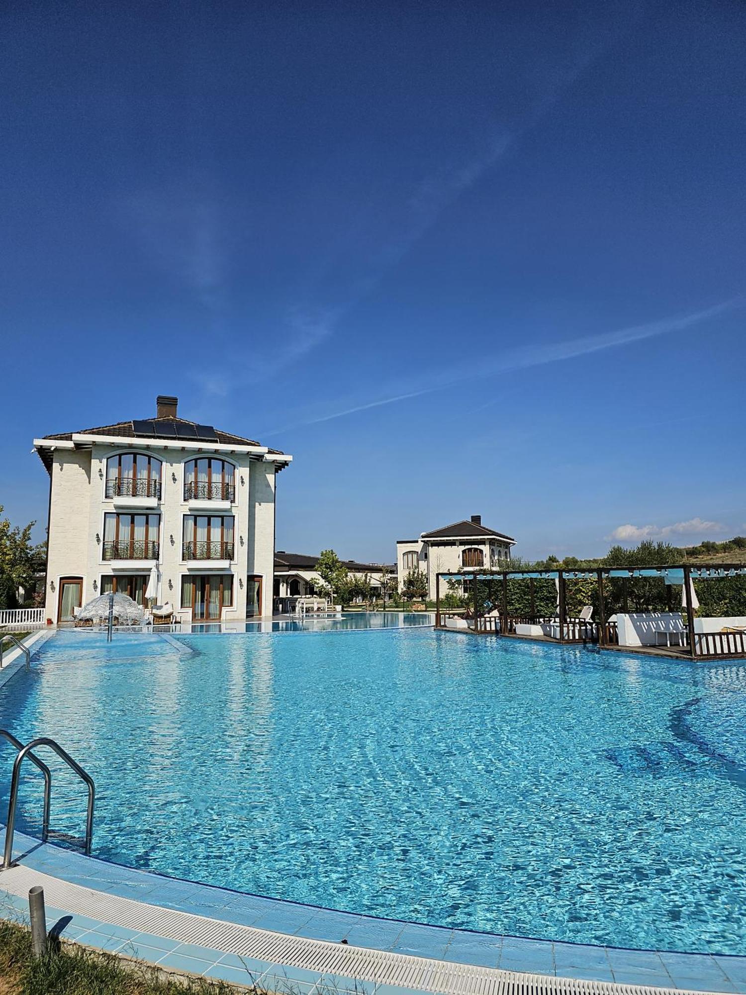Vinea Resort Arape-Rashbulli Exterior foto