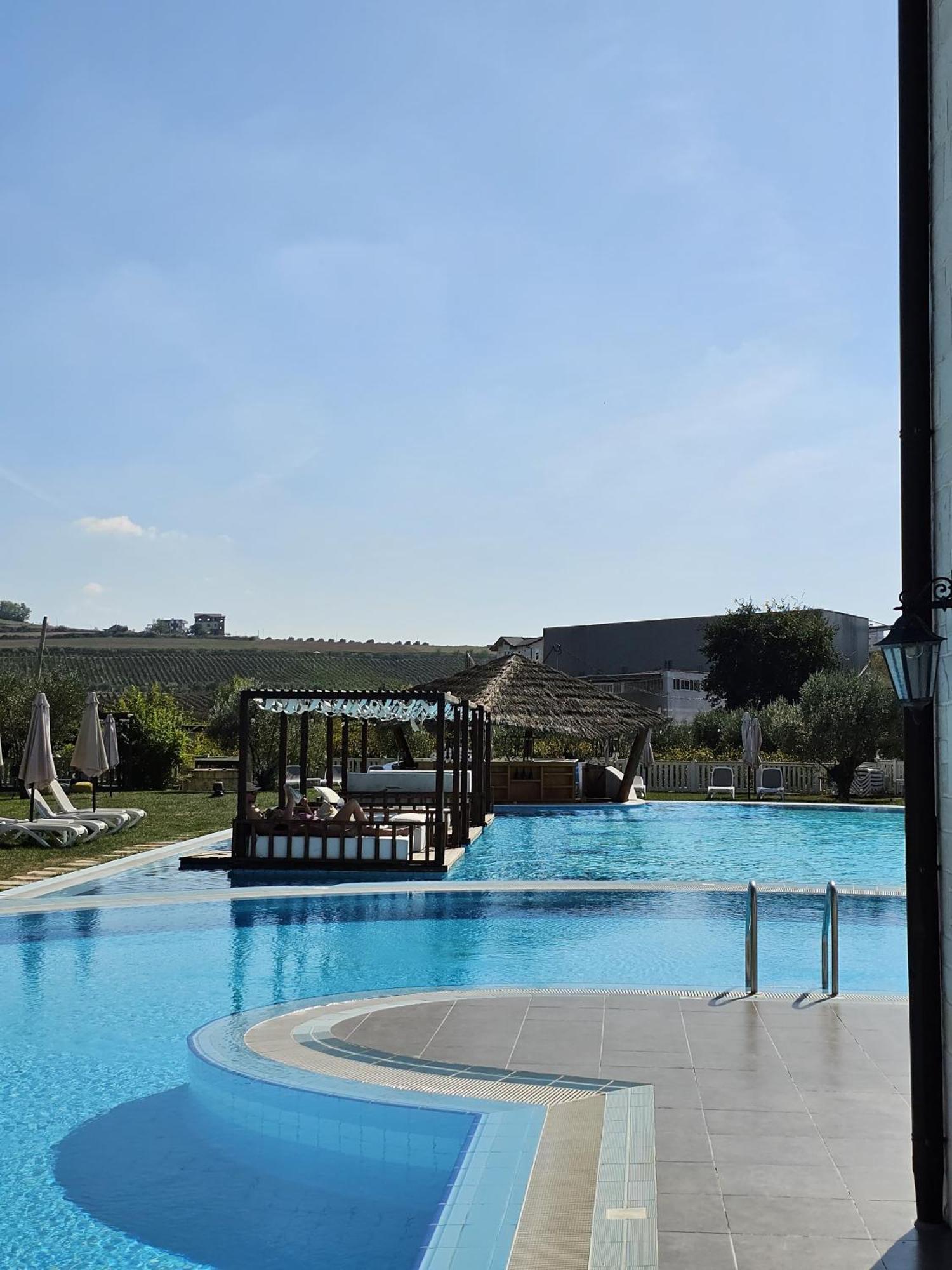 Vinea Resort Arape-Rashbulli Exterior foto