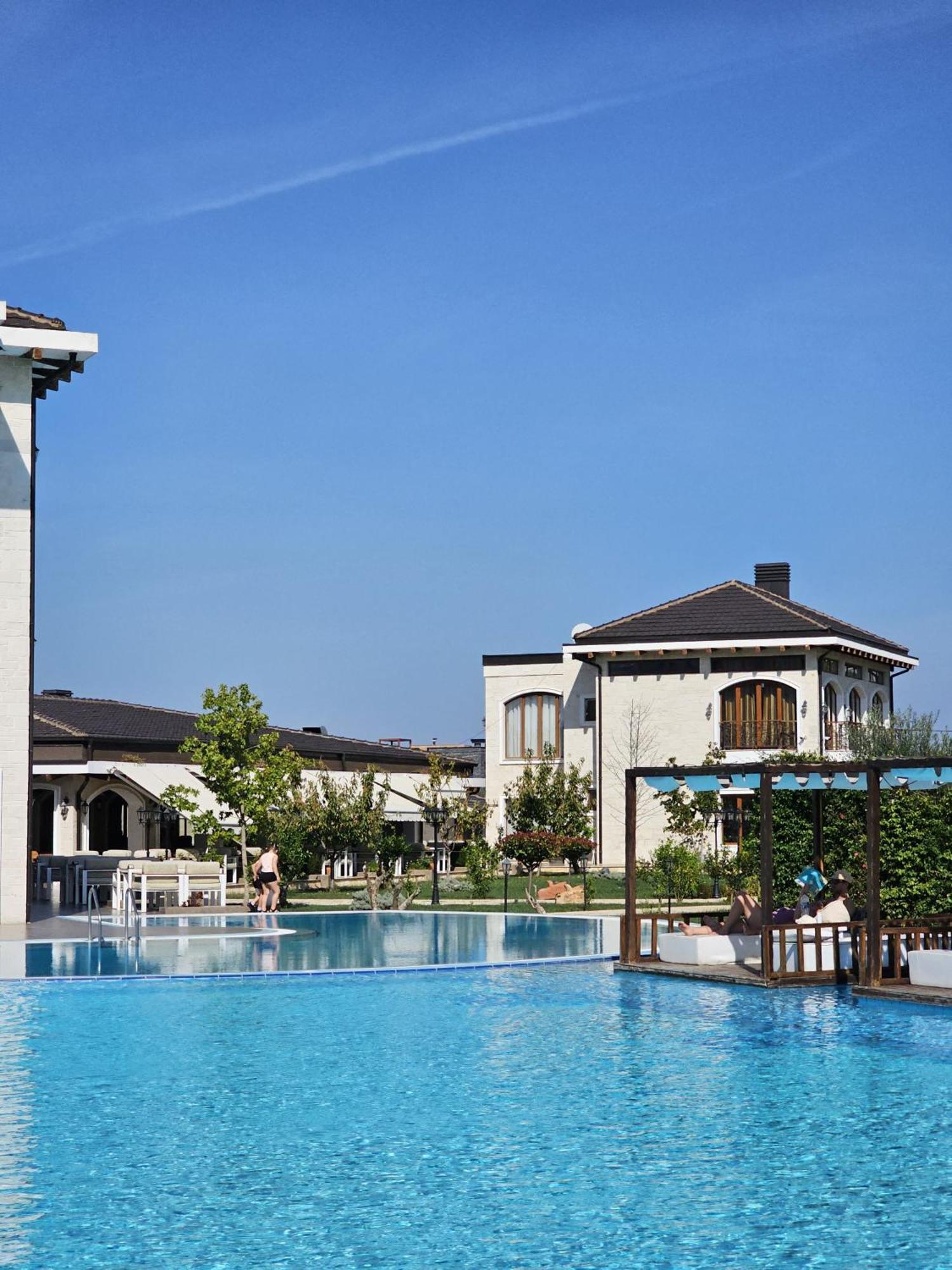 Vinea Resort Arape-Rashbulli Exterior foto